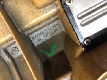 MERCEDES W210 3,2 R6 BENZÍN M104 KRYT VENTILU 1040161405