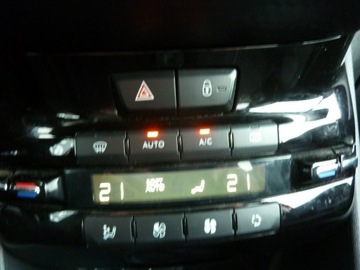 Peugeot 2008 I SUV Facelifting 1.2 PureTech 110KM 2016 Peugeot 2008 POLSKI, zdjęcie 23