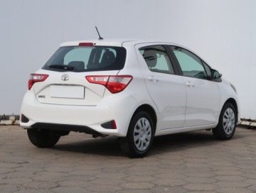 Toyota Yaris III Hatchback 5d Facelifting 2017 1.5 Dual VVT-iE 111KM 2017 Toyota Yaris 1.5 Dual VVT-i, Salon Polska, Klima, zdjęcie 4