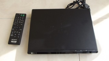 DVD SONY DVP-SR370 Читает компакт-диски и CD-r