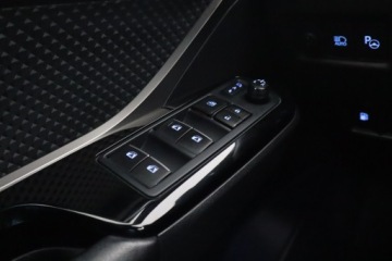 Toyota C-HR I Crossover 1.8 Hybrid 122KM 2018 Toyota C-HR 1.8 Hybrid, Salon Polska, zdjęcie 19