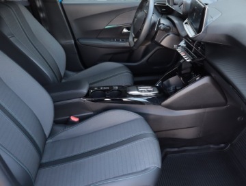 Peugeot 2008 II SUV 1.2 PureTech 130KM 2022 Peugeot 2008 1.2 PureTech, Salon Polska, zdjęcie 8