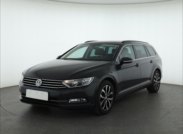 Volkswagen Passat B8 Variant 2.0 TDI 150KM 2015 VW Passat 2.0 TDI, Automat, Navi, Klima, zdjęcie 1