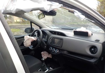 Toyota Yaris III Hatchback 5d Facelifting 2017 1.0 VVT-i 72KM 2019 Toyota Yaris Okazja Benzyna 72KM, zdjęcie 18