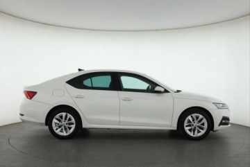Skoda Octavia IV 2022 Skoda Octavia 1.4 TSI iV, Salon Polska, zdjęcie 5