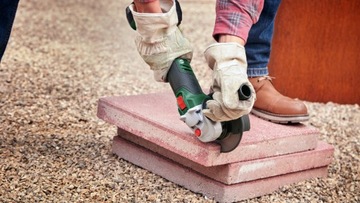 УГЛОВАЯ ШЛИФОВАЛЬНАЯ МАШИНА 18V UNIVERSALGRIND корпус BOSCH