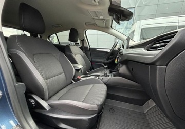 Ford Focus IV Hatchback 1.0 EcoBoost 125KM 2021 Ford Focus Titanium, Tempomat, Kamera, GPS, Podgrzewane fotele kierownica, zdjęcie 16