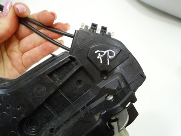 ZÁMEK DVEŘE PRAVÝ PŘEDNÍ PEUGEOT 108 TOYOTA AYGO II CITROEN C1 5PIN 14R.-