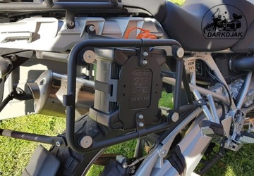 Комплект крепления к кофру + канистра DARKOJAK 2,5 л.