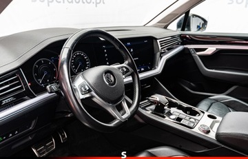 Volkswagen Touareg III SUV 3.0 V6 SCR TDI 231KM 2019 Volkswagen Touareg 3.0 V6 TDI SCR 4Mot. R-Line 231KM | Dwa komplety kół |, zdjęcie 15