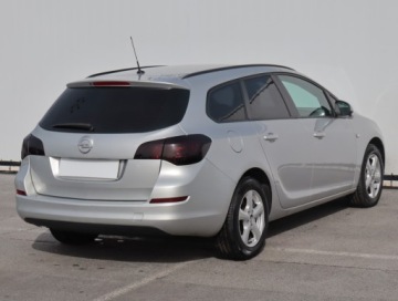 Opel Astra J Sports Tourer 1.7 CDTI ECOTEC 110KM 2012 Opel Astra 1.7 CDTI, Klima, Tempomat,ALU, zdjęcie 4
