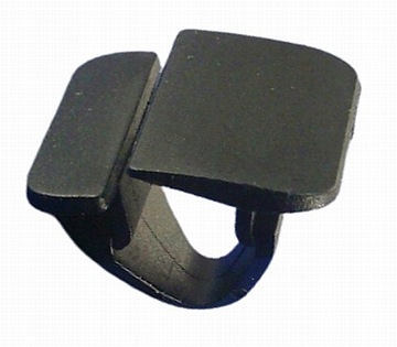 5szt FORD FOCUS '04-'10 SPINKA WYCISZENIA MASKI