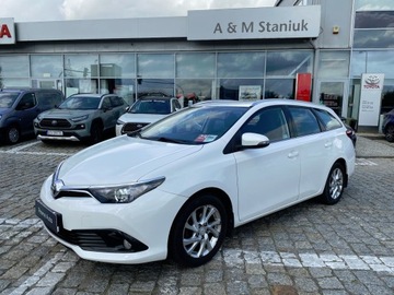 Toyota Auris II Touring Sports Facelifting 1.6 Valvematic 132KM 2015 Toyota Auris 1.6 Premium Comfort II (2012-)