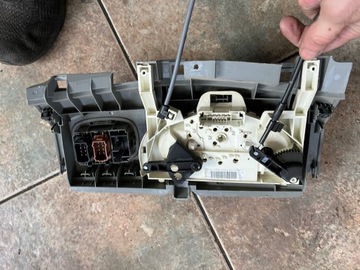 PANEL OPEL VIVARO PRIMASTAR 2001-2014 KLIMATIZACE