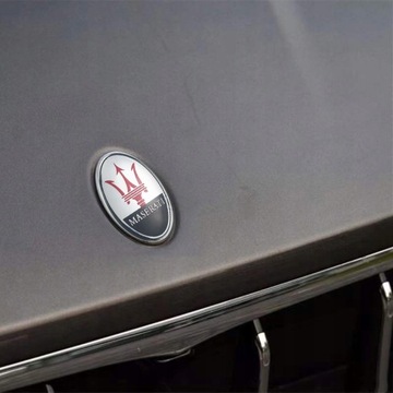 3D ZNAK LOGO NA KAPOTĚ MASERATI-CZARNY