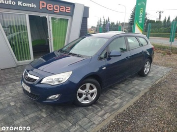 Opel Astra J Sports Tourer 1.4 Turbo ECOTEC 120KM 2011 Opel Astra Opel Astra 1.4 Turbo Color Edition 1.4 Benzyna 120KM