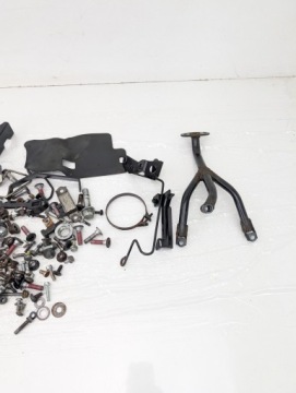 KAWASAKI VERSYS 650 10-14 ВИНТЫ МИКС КРЕПЛЕНИЕ КЛАКСОНА