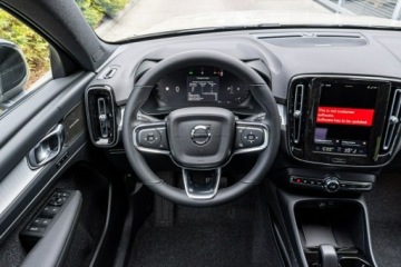 Volvo XC40 Crossover Facelifting 2.0 B3 163KM 2026 Volvo XC 40 Plus Dark B3 Mild Hybrid Benzyna, zdjęcie 14