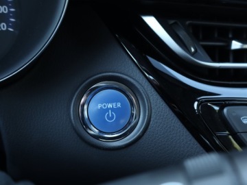 Toyota C-HR I Crossover 1.8 Hybrid 122KM 2019 Toyota C-HR 1.8 Hybrid, Salon Polska, zdjęcie 17