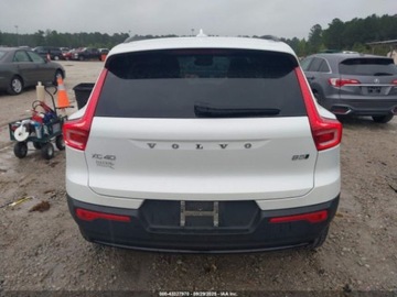 Volvo XC40 2024 Volvo XC 40 B5 Plus Dark Theme 2024 2.0l 2.0 Benzyna 247KM, zdjęcie 4