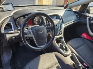 Opel Astra J Hatchback 5d 1.4 Turbo ECOTEC 140KM 2011 OPEL ASTRA J 1,4 140KM Stan BDB, zdjęcie 11