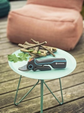 Электроприводные секаторы 25 мм, с зарядным кабелем USB-C (12222-20)