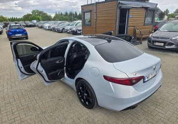 Alfa Romeo Giulia II Sedan Facelifting 2.0 Turbo 280KM 2023 Alfa Romeo Giulia 2,0 Benzyna 280 KM Q4 Veloce Ti Automat 4x4 GWARANCJA Za, zdjęcie 37