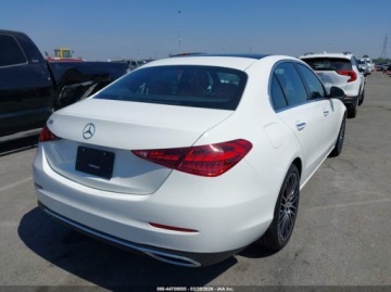 Mercedes Klasa C W206 Limuzyna 2.0 300 258KM 2023 Mercedes-Benz Klasa C 2023r., C 300 Sedan, 2L, od ubezpieczalni 2.0 Benzyna, zdjęcie 3