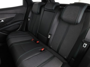 Peugeot 3008 II Plug-In Hybrid Facelifting 1.6 HYBRID 225KM 2022 Peugeot 3008 PHEV full LED półskóra navi, zdjęcie 16