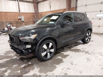Volvo XC40 Crossover 2.0 T5 247KM 2020 Volvo XC 40 T5 Momentum 2020 2.0 Benzyna 248KM, zdjęcie 1