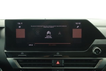 Citroen C4 III SUV 1.2 PureTech 156KM 2021 Citroen C4 1.2 PureTech, Salon Polska, zdjęcie 13