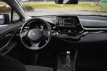 Toyota C-HR I Crossover Facelifting 1.8 Hybrid 122KM 2022 Toyota C-HR 1.8 Hybrid, Serwis ASO, Automat, zdjęcie 2