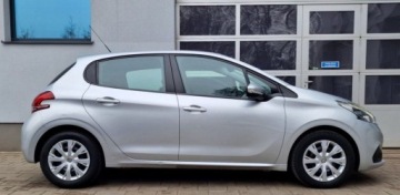 Peugeot 208 I Hatchback 5d Facelifting 1.2 PureTech 82KM 2017 Peugeot 208 Salon PL Faktura VAT Climatronic Czujnik deszczuzmierzchu 1.2, zdjęcie 8