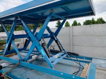 PODNOSNIK NOZYCOWY RAMPA ZALADUNKOWA 1,80m x 4,00m