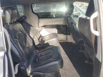 Chrysler Pacifica II 2018 Chrysler Pacifica Touring L 2018 3.6l 3.6 Benzyna 287KM, zdjęcie 11