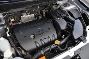 Mitsubishi Outlander II 2013 2.0i 150KM SERWIS NAVI KAMERA SKÓRA XENON EL.FOTELE GRZ.FOTELE, zdjęcie 17