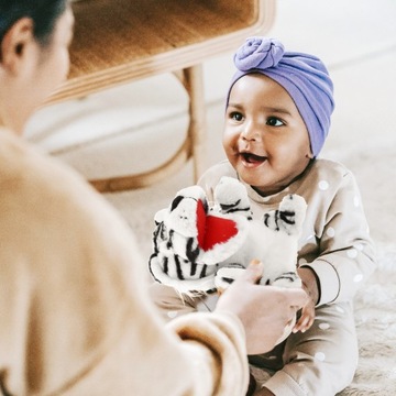 Интерактивная кукла с подвижным ртом.