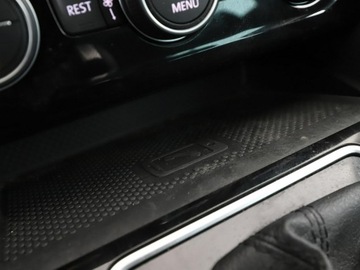 Volkswagen Passat B8 Variant Facelifting 2.0 TDI SCR 150KM 2020 Volkswagen Passat DSG full LED navi klima auto (3, zdjęcie 28