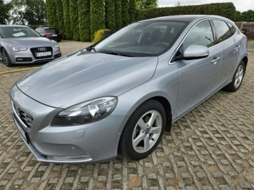 Volvo V40 II Hatchback 1.6 D2 115KM 2014 Volvo V40 1,6 Diesel 115KM panorama kamera