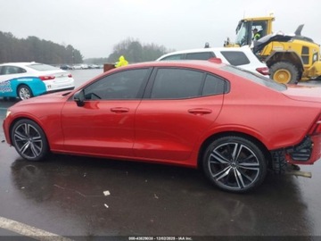 Volvo S60 III Sedan 2.0 T5 250KM 2019 Volvo S60 2.0 T5 250 KM, R-Design, male uszkodzenia, od ubezpieczyciela, zdjęcie 10