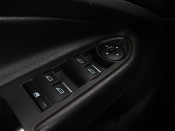 Ford Kuga II SUV Facelifting 1.5 TDCi 120KM 2018 Ford Kuga Titanium półskóra navi kamera, zdjęcie 30