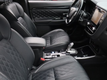 Mitsubishi Outlander III SUV PHEV Facelifting 2020 2.4 PHEV 224KM 2020 Mitsubishi Outlander 2.4 PHEV, Salon Polska, zdjęcie 8