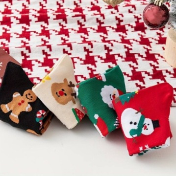 Комплект рождественских зимних носков, 4 пары. Комплект рождественских зимних носков, 4 пары.