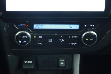 Toyota Auris II Touring Sports Facelifting 1.4 D-4D 90KM 2015 Toyota Auris 1.4 D-4D, Salon Polska, VAT 23%, zdjęcie 9