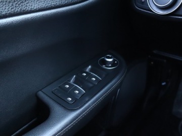 Alfa Romeo Giulia II Sedan 2.0 Turbo 200KM 2018 Alfa Romeo Giulia 2.0 Turbo, Salon Polska, zdjęcie 16