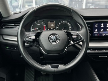 Skoda Octavia IV Liftback 1.5 TSI EVO 150KM 2021 Skoda Octavia 1.5TSI 150KM Ambition l Reflektory L, zdjęcie 14