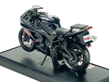 YAMAHA YZF-R1 с подставкой модель 1:18 Maisto