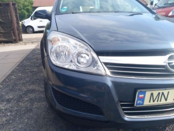 Opel Astra J Hatchback 5d 1.6 Twinport ECOTEC 115KM 2009 Opel Astra OPEL ASTRA H 1600 benzyna super stan 1.6 Benzyna 115KM, zdjęcie 34
