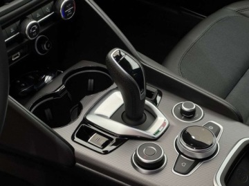 Alfa Romeo Giulia II Sedan Facelifting 2.0 Turbo 200KM 2022 Alfa Romeo Giulia Sprint Kamera cofania Android Auto Nawigacja Salon P, zdjęcie 7