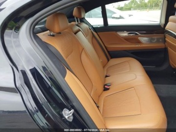 BMW Seria 7 G11-G12 2018 BMW Seria 7 2018 BMW 7 Series ALPINA B7 xDrive Sedan 4.4 Benzyna 600KM, zdjęcie 7